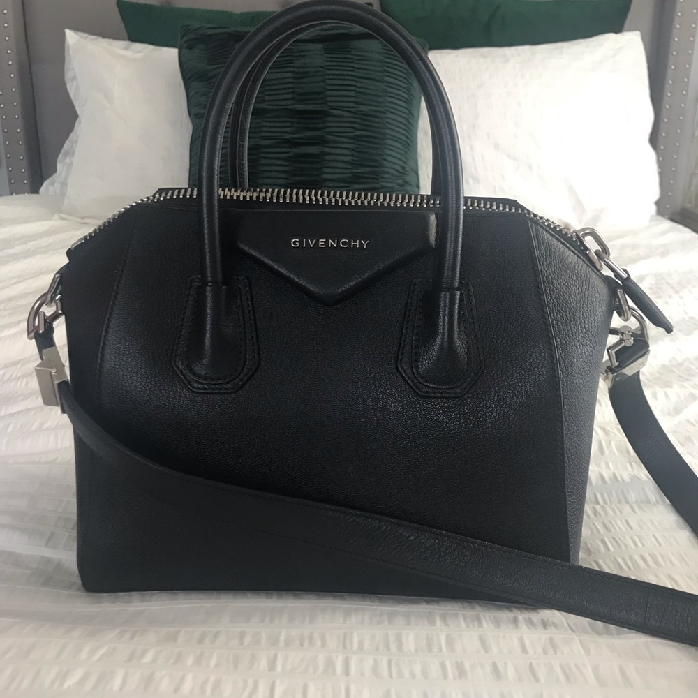 Givenchy Antigona Black small sugar learher
